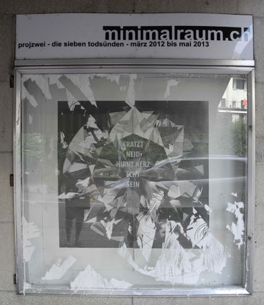"neid" 2013  Beatrice Bucher & Massimo Milano  Dispersionsfarbe Text Kohlezeichnung  Alte Fabrik, Rapperswil SG 
